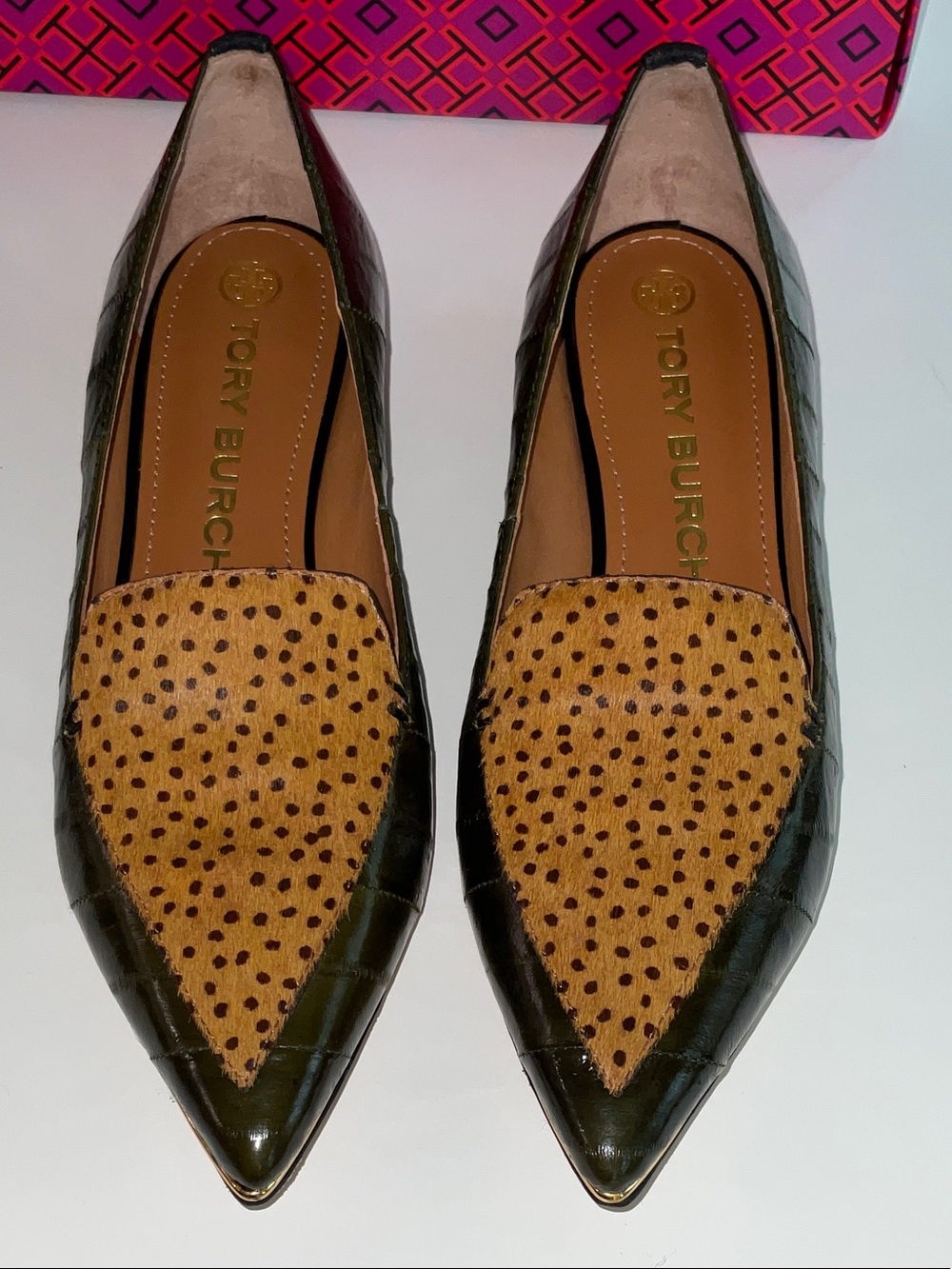 Tory Burch (Lila Loafer) Olive Green Croc-Embossed Pointed Flats
